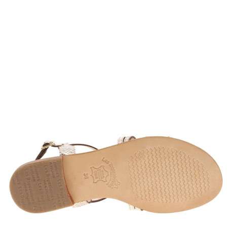Sandales en cuir or roses avec des sangles croisées et à talon décroché bas - Image 5