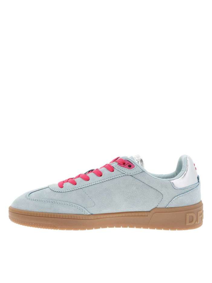 Tennis en cuir bleues à...