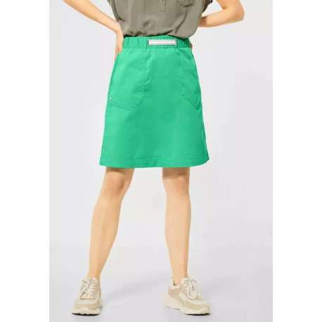 Mini-jupe verte unie pour femme avec élastique à la ceinture - Image 4