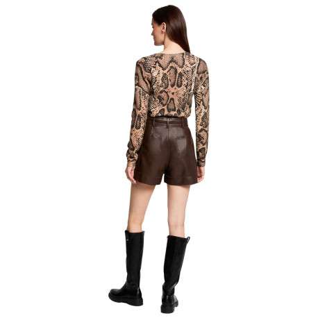 Short en simili cuir marron uni à coupe droite avec une ceinture - Image 2