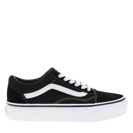 Baskets skate noires avec un talon plat et des lacets blancs - Image 2