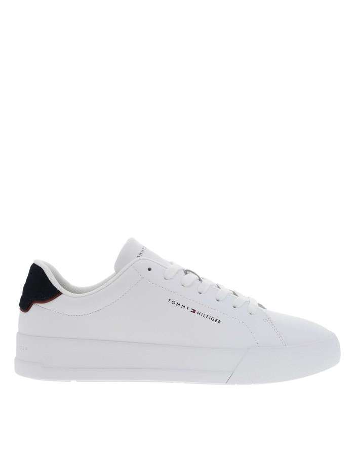 Tennis en cuir blanches...