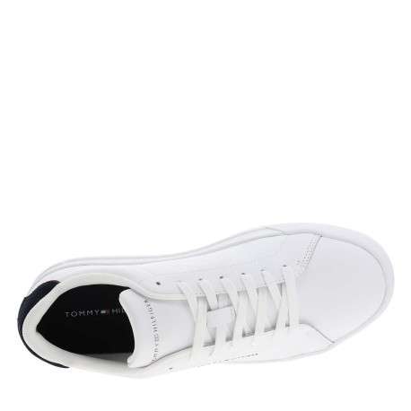 Tennis en cuir blanches avec semelle à talon plat et contrefort contrasté - Image 5
