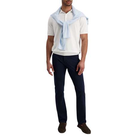 Pantalon en coton marine uni avec une coupe ajustée et des poches à l'italienne - Image 6