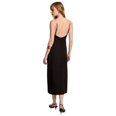 Robe longue noire unie pourvue d'une coupe droite et d'un décolleté en V - Image 4