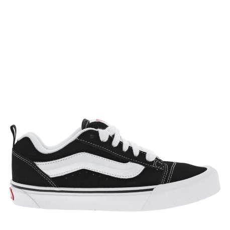 Baskets basses Knu Skool en cuir noires avec une forme large et des lacets plats