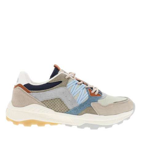 Baskets running vertes avec un talon plat et des lacets beiges - Image 2