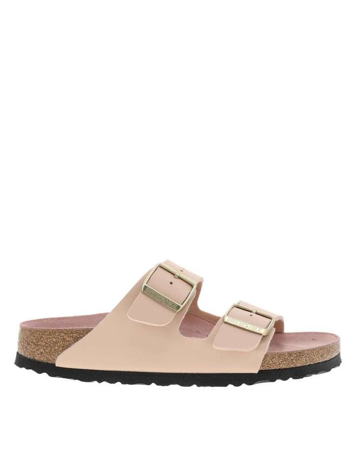 Mules roses avec un talon...