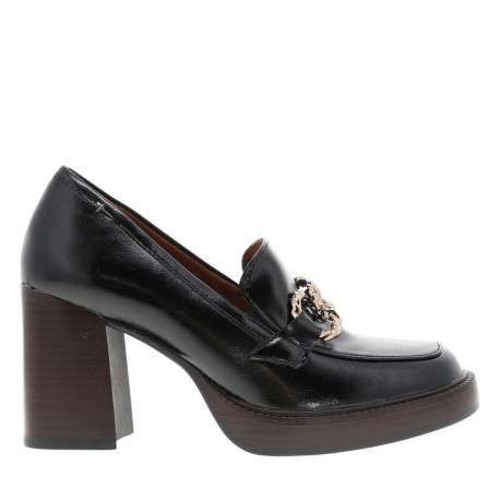 Mocassins noirs vernis à talon effet bois avec anneaux argentés - Image 2