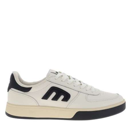 Baskets skate en cuir blanches avec un talon plat et des lacets - Image 2