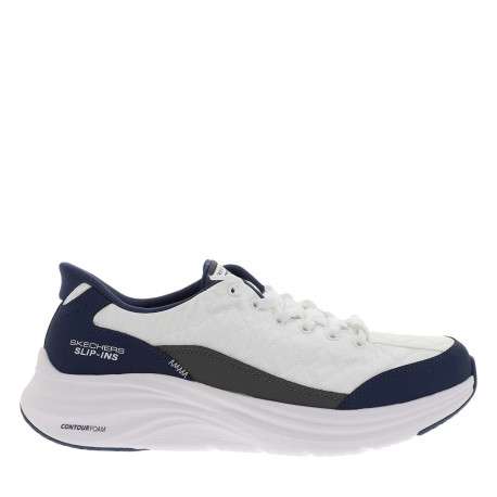 Baskets blanches avec un patch sur la languette et une fermeture slip-on - Image 2