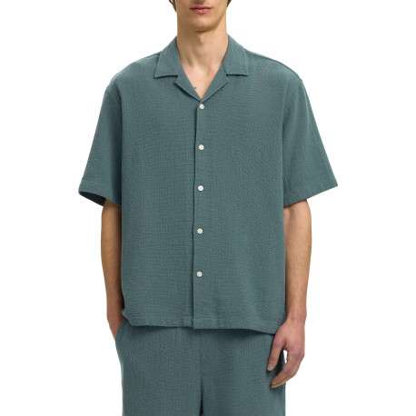Chemise en coton verte unie pourvue d'une coupe droite et d'un col cubain - Image 5
