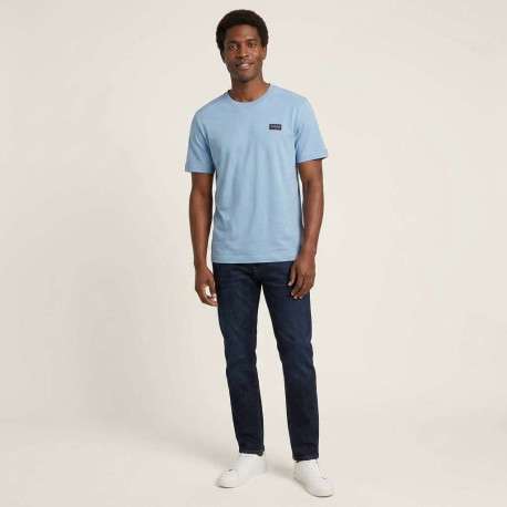 T-shirt en coton ciel uni avec une coupe droite et un col rond - Image 7