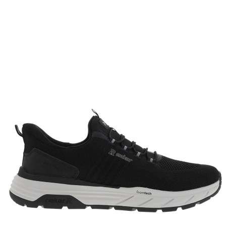 Sneakers noires à semelle plate avec une fermeture à slip-on - Image 2