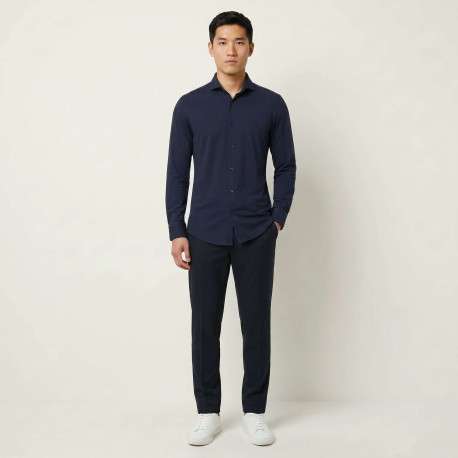 Chemise marine unie pourvue d'une coupe droite et des manches longues - Image 6