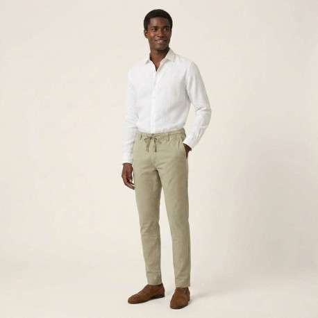 Pantalon chino en coton et lin mélangé beige uni pourvu d'une coupe slim - Image 5