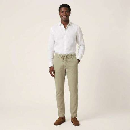 Pantalon chino en coton et lin mélangé beige uni pourvu d'une coupe slim - Image 6