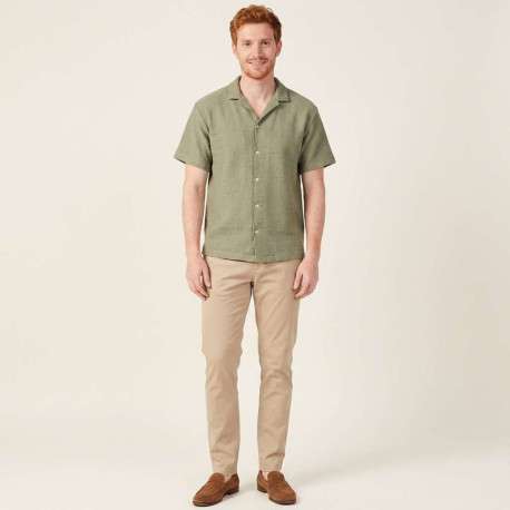 Chemise olive en crochet pourvue d'un col cubain et de manches courtes - Image 5
