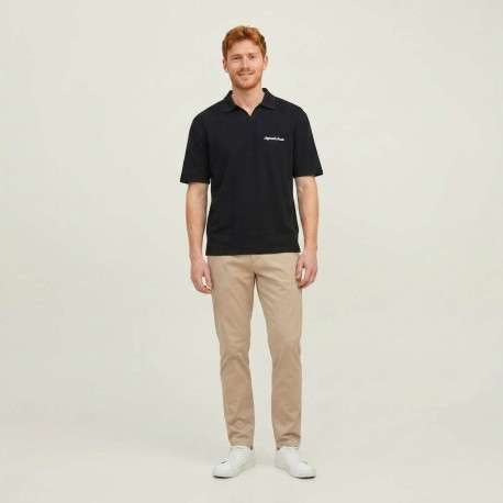 Polo en coton biologique noir uni avec une coupe droite et un col à revers - Image 4