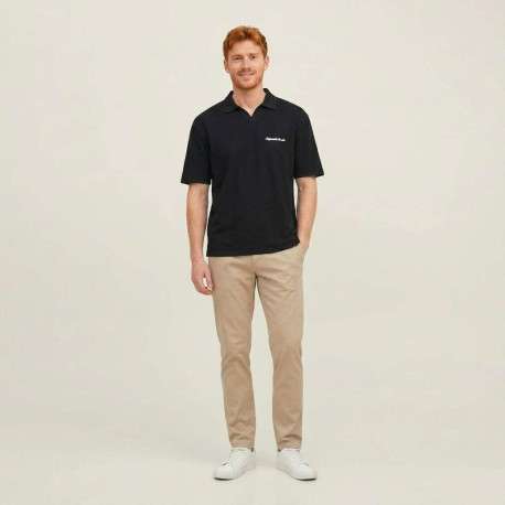 Polo en coton biologique noir uni avec une coupe droite et un col à revers - Image 6