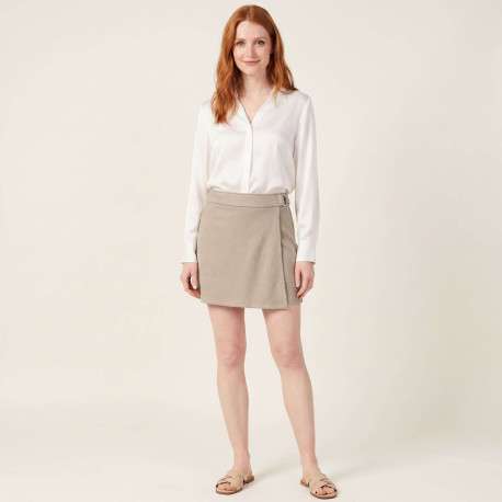 Jupe-short beige unie pourvue d'une coupe droite et d'une taille élastiquée - Image 5