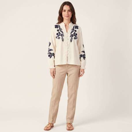 Blouse en coton écrue unie pourvue d'une coupe droite et d'un col tunisien - Image 5