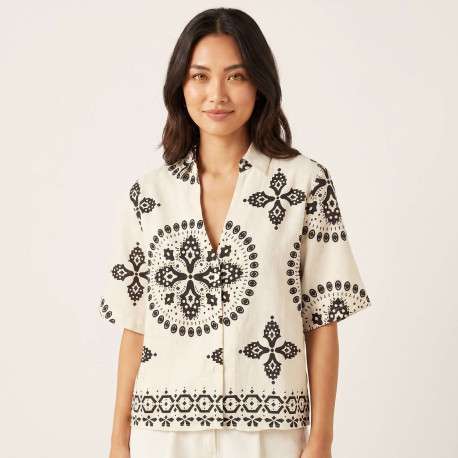 Chemisier en coton écru à motifs pourvu d'une coupe fluide et de manches courtes - Image 3