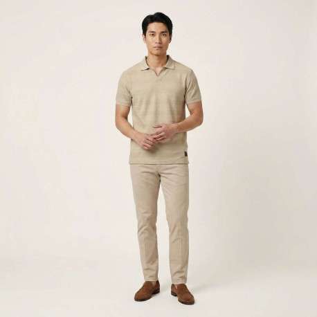 Polo en coton beige à rayures avec une coupe droite et un col à revers - Image 6
