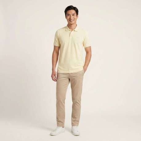 Polo en coton jaune uni avec une coupe droite et un col boutonné - Image 6