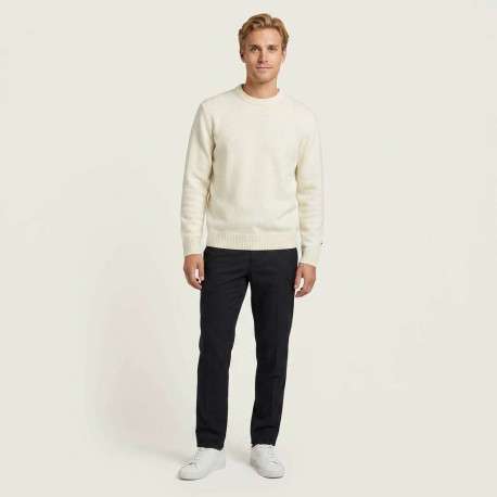 Pull écru uni en maille fine avec une coupe droite et un col rond - Image 2