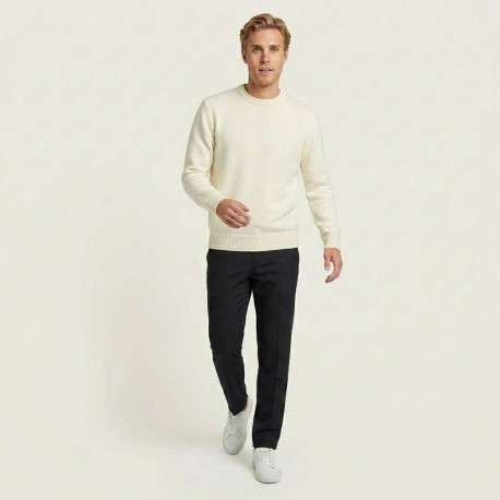 Pull écru uni en maille fine avec une coupe droite et un col rond - Image 3