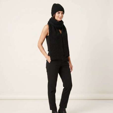 Coffret noir bonnet et écharpe en maille torsadée - Image 6