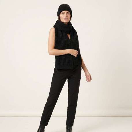 Coffret noir bonnet et écharpe en maille torsadée - Image 7