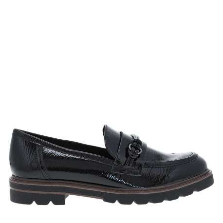 Mocassins noirs vernis à semelle plate avec un bijou à l'avant