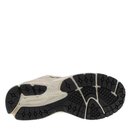 Baskets multisport écrues à talon plat avec un logo brodé sur les côtés - Image 5