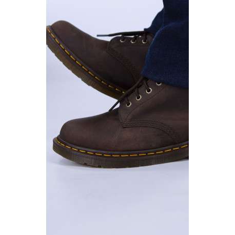 Bottines en cuir marron à talon décroché bas avec des lacets ronds - Image 21