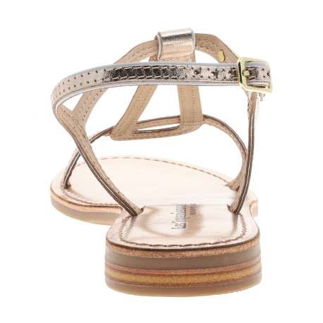 Nu-pieds en cuir or à semelle plat et une fermeture à boucle à ardillon - Image 6
