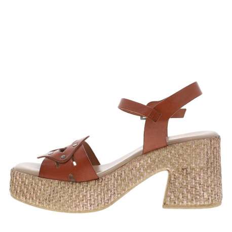 Nu-pieds en cuir bruns à talon décroché haut avec boucle à ardillon