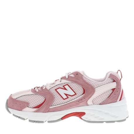 Baskets multisport 530 roses avec un talon plat et des lacets ronds bicolores