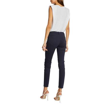 Pantalon 5 poches marine uni avec une coupe slim et des passants pour ceinture - Image 12
