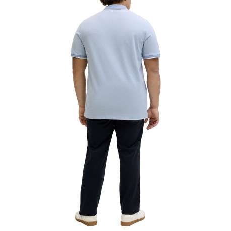 Polo en bleu ciel uni avec une coupe droite et un col boutonné - Image 3