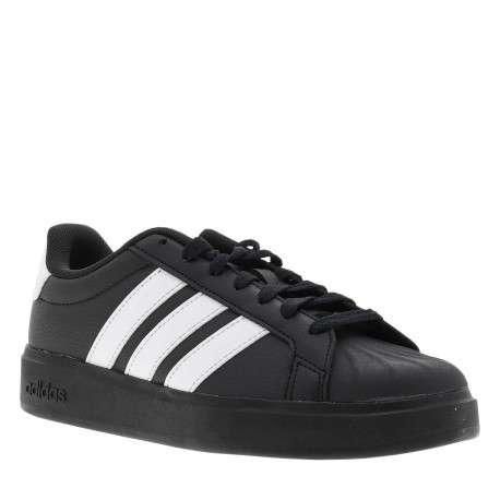 Baskets skate noires à talon plat avec une empeigne caoutchouc - Image 3
