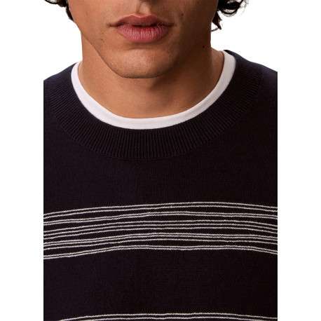 Pull en coton marine à rayures avec une coupe droite et un col rond - Image 4