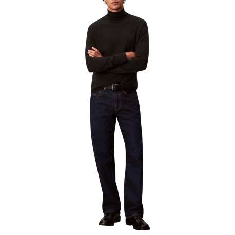 Pull en laine noir uni avec une coupe droite et un col roulé - Image 6