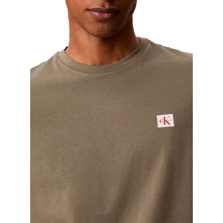 T-shirt en coton olive uni avec une coupe droite et un col rond - Image 4