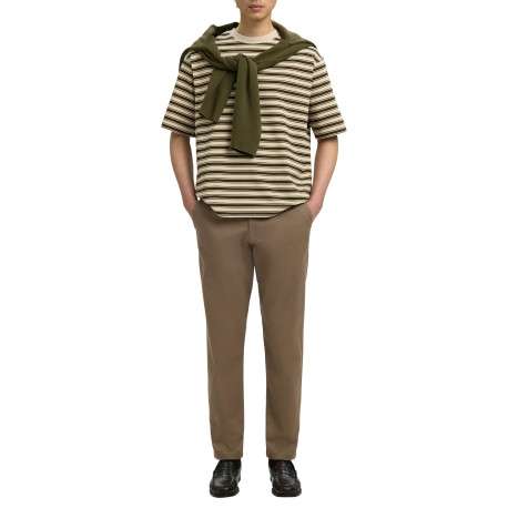 Pantalon chino en coton biologique brun à coupe slim pourvu de passants - Image 5