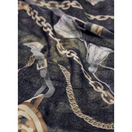 Foulard noir en forme carrée avec des imprimés chaînes et monogrammes - Image 2