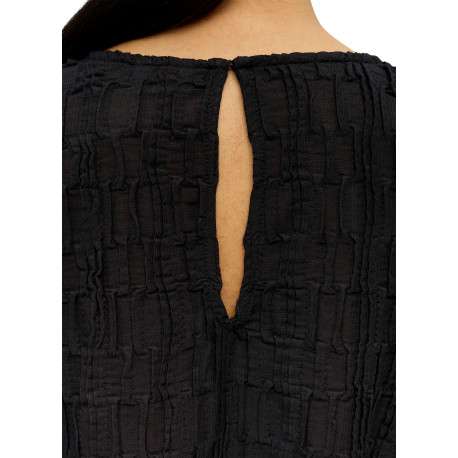 Blouse noire en maille texturée à coupe droite pourvue d'un col rond - Image 4