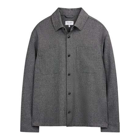 Chemise grise unie avec une coupe droite et un col à revers