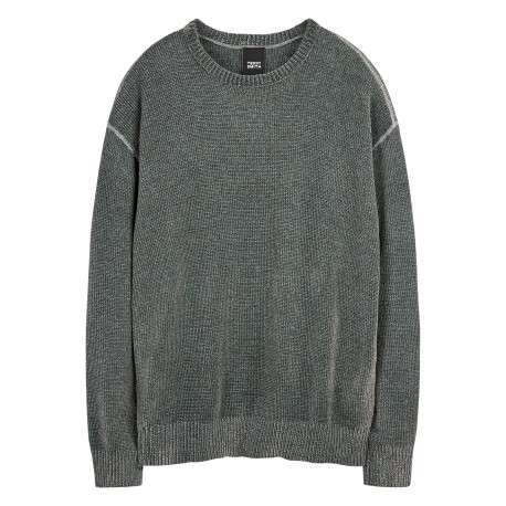 Pull vert uni avec une coupe droite et des manches longues